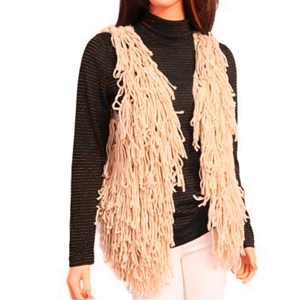 Shaggy Knit Vest by Blu Pepper is NWT. Size Small